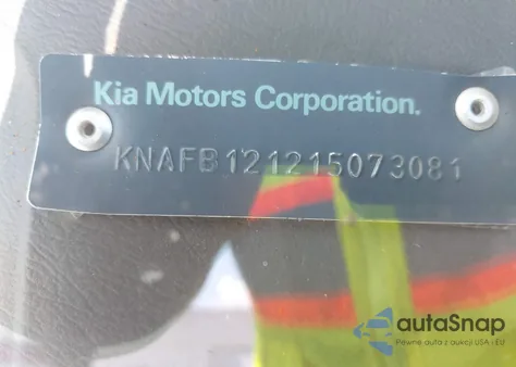 2001 Kia Sephia Ls z USA, uszkodzony, nr VIN KNAFB121215073081